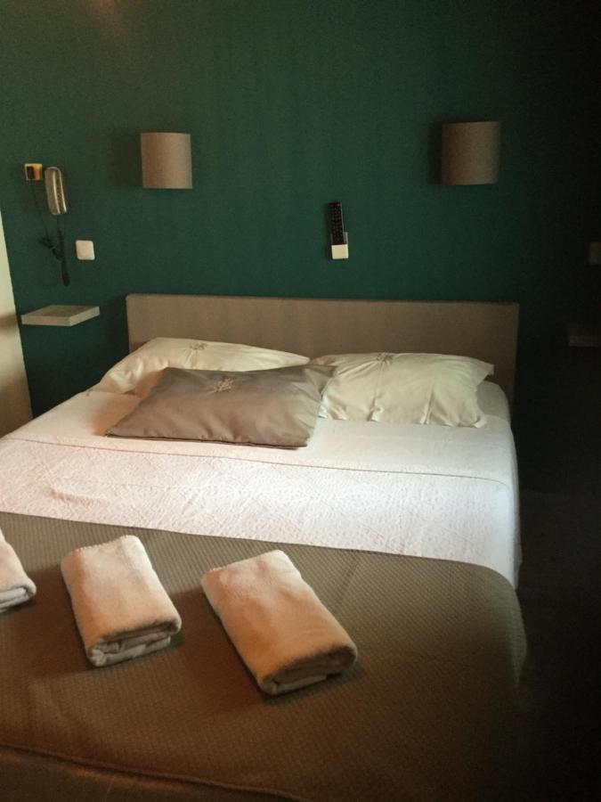 Hotel Le Méditérranée Saintes-Maries-de-la-Mer Esterno foto